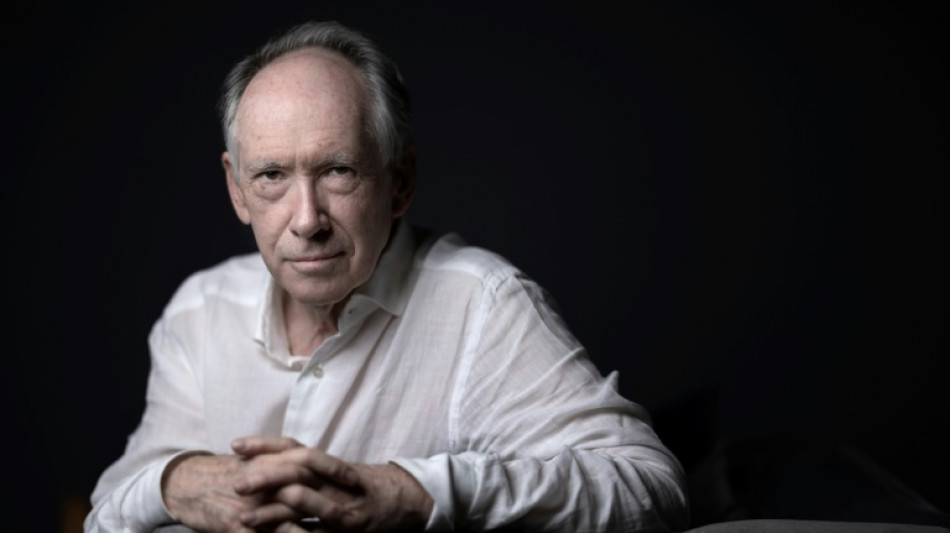 'Sejam corajosos! Digam a verdade', diz Ian McEwan aos jovens escritores