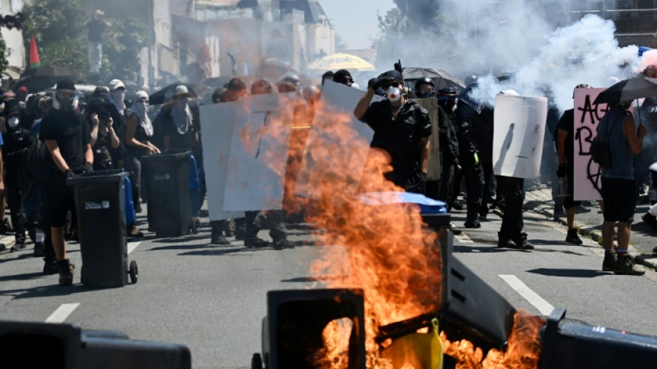 Fin de la deuxième manifestation "antibassines", plus tendue que la première