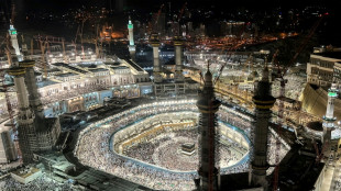 Multitudes rodean la Kaaba al comenzar el hach bajo el calor de Arabia Saudita