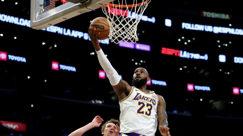 Los Bulls arruinan el regreso de LeBron James con los Lakers