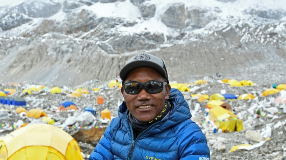 Nepalese bezwingt Mount Everest zum 27. Mal und stellt damit Rekord auf