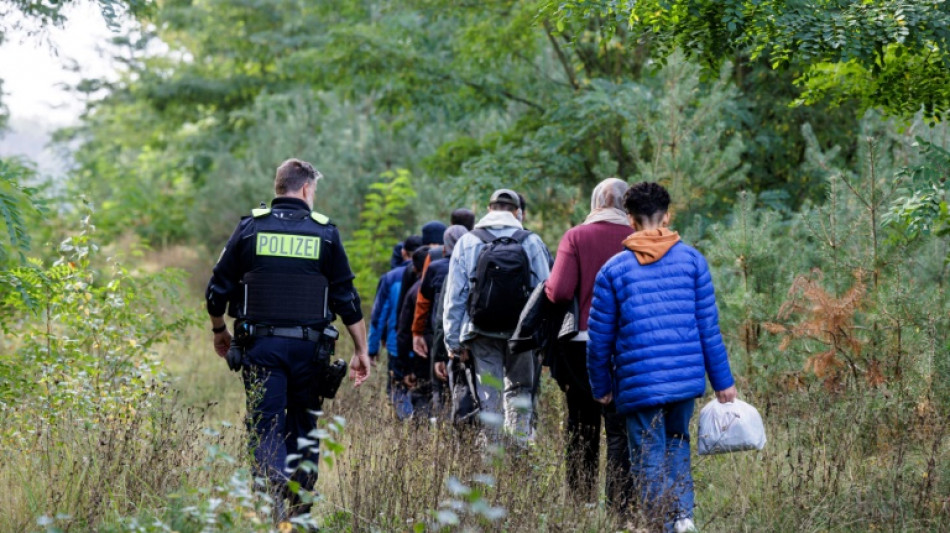 Beamtenbund schlägt Alarm wegen Umfrage: 70 Prozent halten Staat für überfordert