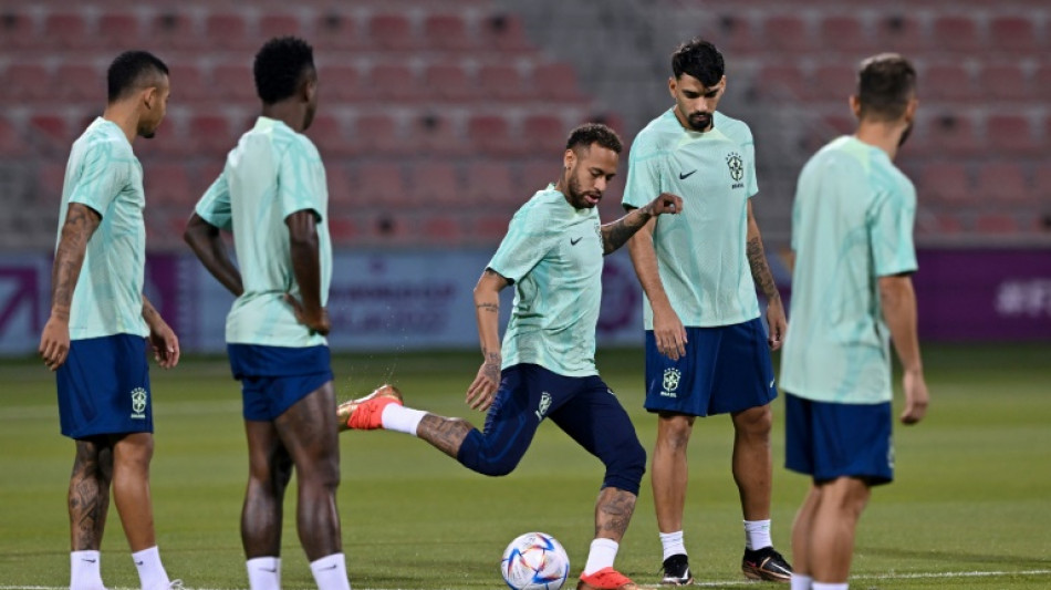 Neymar y Cristiano Ronaldo, últimas estrellas en saltar a la arena catarí