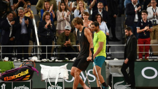 Roland-Garros: Zverev sort dans un fauteuil roulant et laisse Nadal passer en finale