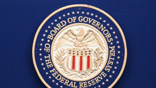 Fed mantém juros em 5,25%-5,50% e seus diretores preveem corte único este ano