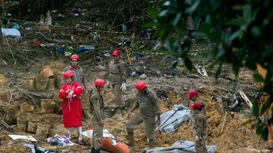 Fear of landslides haunts Brazil survivors 