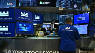 Wall Street tente de rebondir, après une journée noire pour l'IA