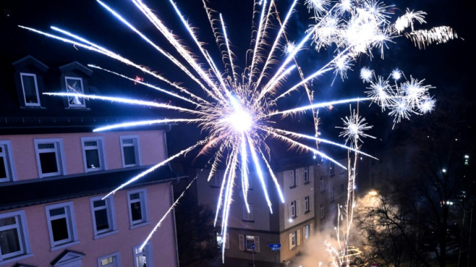 Mann hortet hunderte Kilogramm Feuerwerk in Wohnung in Nordrhein-Westfalen
