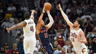 Knicks dan el primer golpe de playoffs en Cleveland; Celtics, Sixers y Kings arrasan