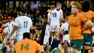 Rugby: l'Angleterre bat de nouveau l'Australie (21-17) et remporte la série de tests