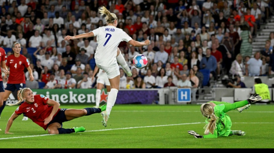 Inglaterra golea 8-0 a Noruega, primera clasificada a cuartos en Eurocopa femenina