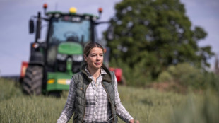 Européennes: la campagne à double titre de l'agricultrice LR Céline Imart