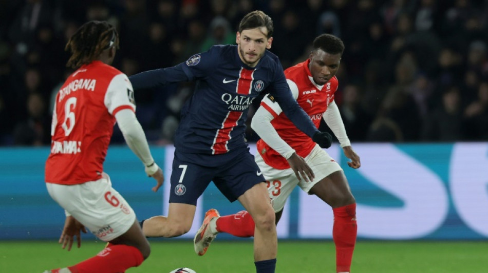 Líder PSG tropeça contra Reims (1-1) na estreia de 'Kvara'